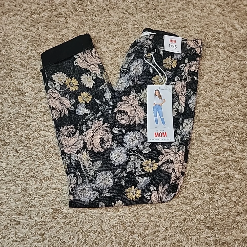 Celebrity Pink Cotton Blend Size 1/25 Black Floral High Rise MOM Denim Jeans NEW